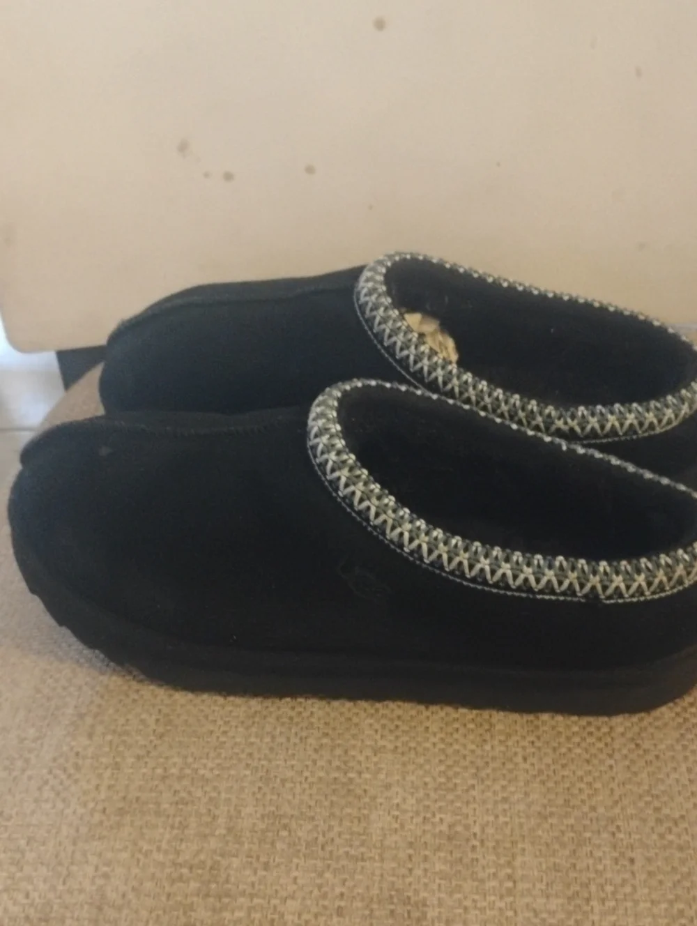 Kids Black Slip-On Cozy Shoes Usados En Buenas Condiciones C 001